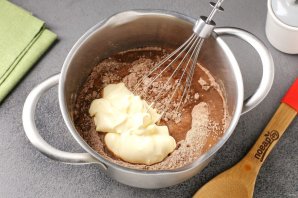 Шоколадный пирог на майонезе - фото шаг 3