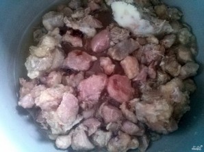 Тушеное мясо с картошкой в мультиварке - фото шаг 2