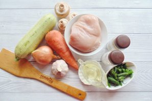 Куриное филе с овощами на сковороде - фото шаг 1