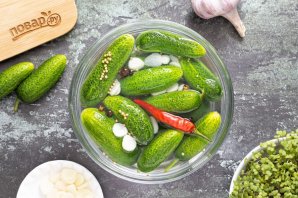 Быстрые маринованные огурцы - фото шаг 8