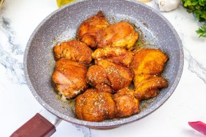 Филе куриного бедра на сковороде - фото шаг 3