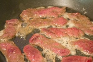 Cалат с маринованной говядиной - фото шаг 4