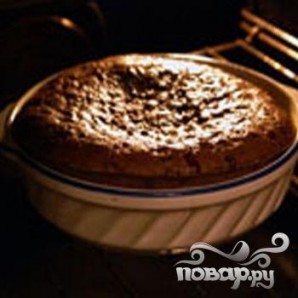 Шоколадный пирог с брусникой - фото шаг 5