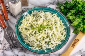 Салат с капустой и рукколой - фото шаг 5
