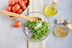 Салат из кабачков и помидоров - фото шаг 3