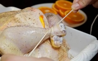 Курица, фаршированная апельсинами - фото шаг 5