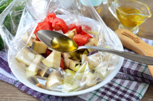 Салат из запеченных баклажанов и перца на зиму - фото шаг 6