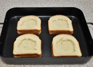 Бутерброды в духовке с яйцом - фото шаг 3