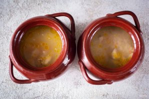 Рис с мясом в горшочках - фото шаг 9