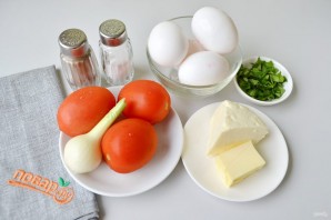  Яичница с помидорами и базиликом - фото шаг 1