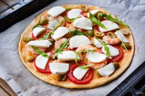 Пицца с оливками и креветками - фото шаг 10