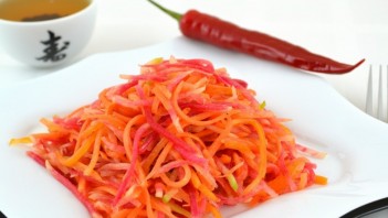 Постный салат из моркови - фото шаг 5