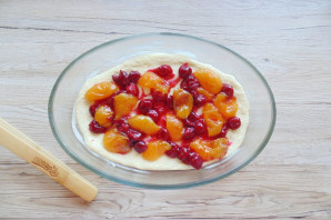 Пирог с вишней и абрикосами - фото шаг 13