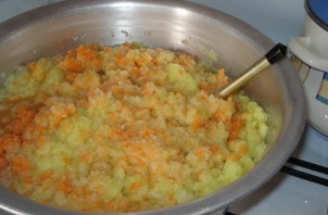 Кабачковая икра с морковью через мясорубку - фото шаг 3