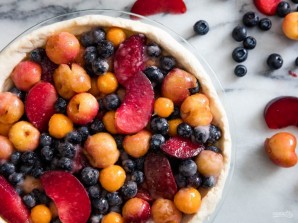 Праздничный пирог с фруктовой начинкой - фото шаг 2