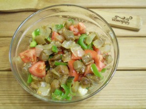 Салат из баклажанов и болгарского перца - фото шаг 5