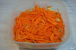 Синенькие с морковкой квашеные - фото шаг 2