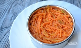 Салат с крабовыми палочками и корейской морковью - фото шаг 4