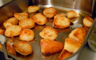 Картошка кусочками в духовке - фото шаг 5