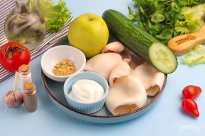 Салат с кальмаром, огурцом и яблоком - фото шаг 1