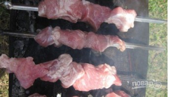 Шашлык из свинины на кефире - фото шаг 2