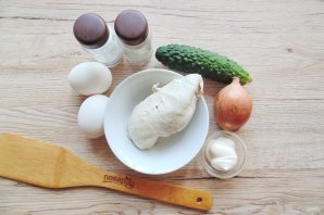 Салат "Нежность" с курицей, огурцом и яйцом - фото шаг 1