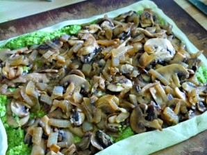 Слоеный пирог с брокколи и грибами - фото шаг 6