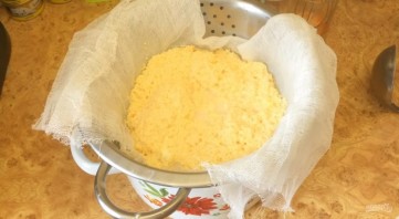 Домашний сыр с грецким орехом - фото шаг 3