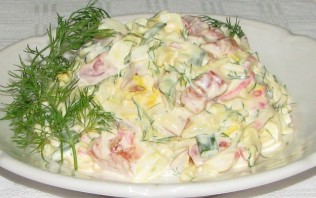 Салат крабовый с сыром - фото шаг 7