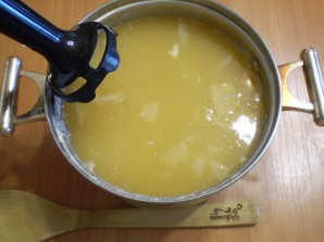 Гороховый суп-пюре с гренками - фото шаг 6