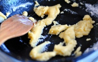Цветная капуста, запеченная в духовке с сыром - фото шаг 3