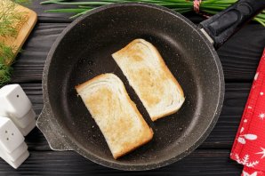 Бутерброд со шпротами и солеными огурцами - фото шаг 2