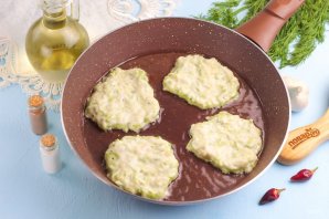 Постные оладьи из кабачков - фото шаг 7