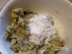 Картофельные тефтели с грибами - фото шаг 4