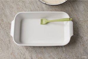 Заливной пирог с консервированной рыбой - фото шаг 6