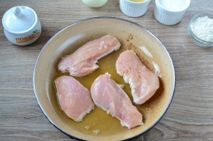Курица в винном соусе с шампиньонами - фото шаг 2