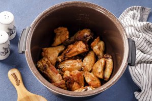 Курица с картошкой в мультиварке - фото шаг 5