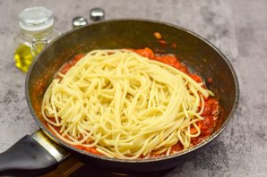 Спагетти "Четыре помидора" - фото шаг 7