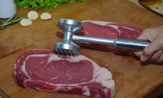Мясо на сковороде-гриль - фото шаг 1