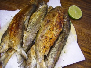 Жареная рыба на сковороде - фото шаг 5
