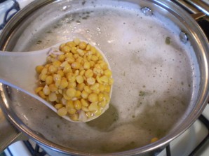 Гороховый суп-пюре с гренками - фото шаг 3