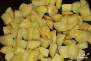 Картофель, тушенный со свининой и помидорами - фото шаг 6