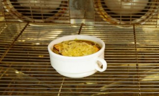 Луковый суп классический рецепт - фото шаг 11