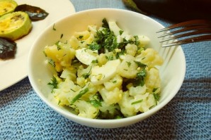 Салат из цветной капусты с яйцом - фото шаг 6