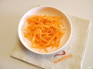 Салат из морковки и сыра - фото шаг 2