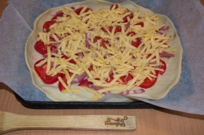 Пицца на дрожжевом тесте в духовке - фото шаг 5