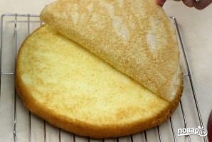 Вкусный бисквитный торт - фото шаг 7