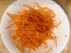 Салат с кальмарами и корейской морковью - фото шаг 3