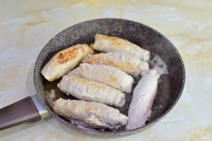 Рулетики из свинины с начинкой - фото шаг 11