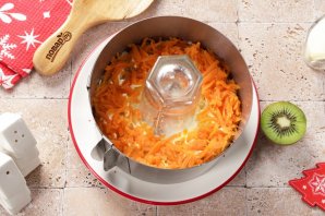 Новогодний салат "Нефритовый браслет" - фото шаг 4